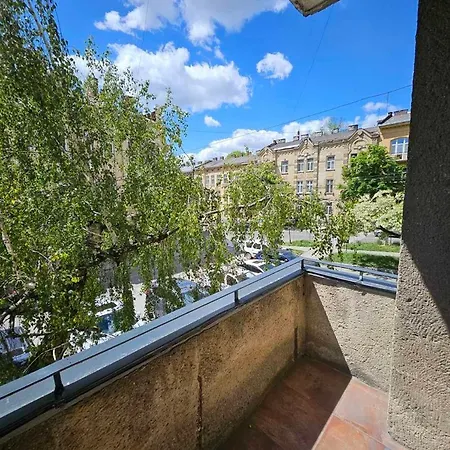 Lion Hill * إلفيف